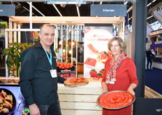 Coné en Wilma SMulder van Food Service Tomatoes. Op de beurs met de Intense 'The Chefs Tomato.'